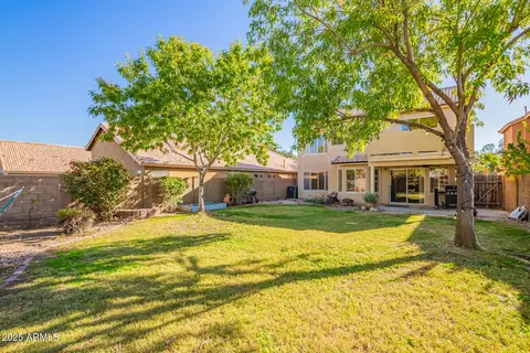 Exterior - 2214 E Wahalla Ln, Phoenix, AZ 85024 photo 2 of 4
