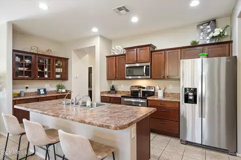 Kitchen - 1997 E Flintlock Dr, Gilbert, AZ 85298 photo 1 of 3
