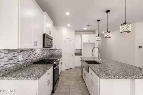 8937 W Albeniz Pl, Tolleson, AZ 85353