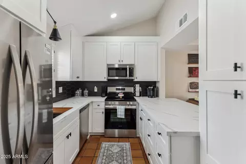 Kitchen - 3059 E Rose Ln, Phoenix, AZ 85016 photo 1 of 3