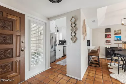 Entry Way - 3059 E Rose Ln, Phoenix, AZ 85016 photo 3 of 4