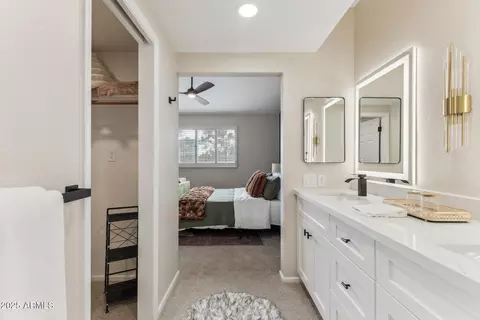 Bath - 3059 E Rose Ln, Phoenix, AZ 85016 photo 5 of 5