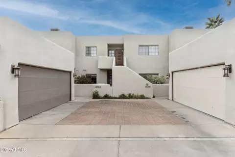 Exterior - 3059 E Rose Ln, Phoenix, AZ 85016 photo 4 of 5