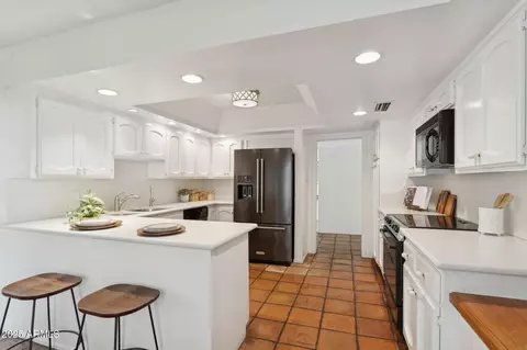 Kitchen - 3800 E Lincoln Dr #7, Phoenix, AZ 85018 photo 1 of 1