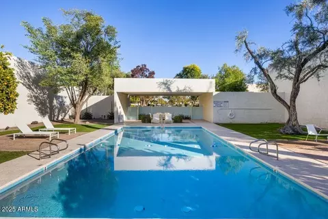 Exterior - 4610 N 40th St, Phoenix, AZ 85018 photo 2 of 4