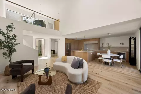 Living - 4610 N 40th St, Phoenix, AZ 85018 photo 2 of 3