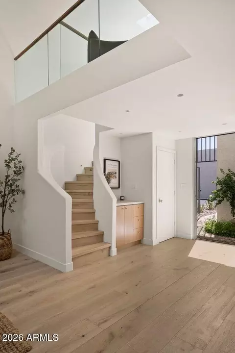 Entry Way - 4610 N 40th St, Phoenix, AZ 85018 photo 3 of 5