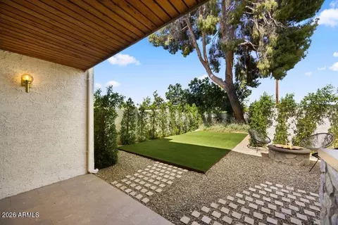 Exterior - 4610 N 40th St, Phoenix, AZ 85018 photo 3 of 4