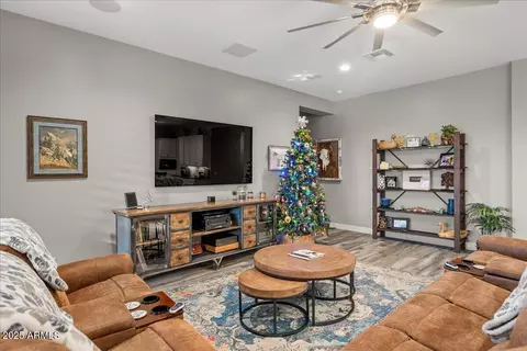 Living - 934 N 104th St, Mesa, AZ 85207 photo 1 of 2
