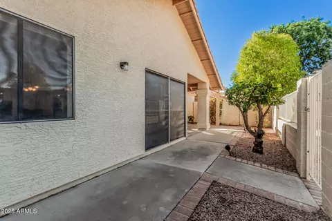 Exterior - 1066 E Chilton Dr, Tempe, AZ 85283 photo 4 of 11