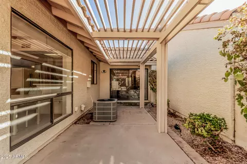 Exterior - 1066 E Chilton Dr, Tempe, AZ 85283 photo 2 of 11