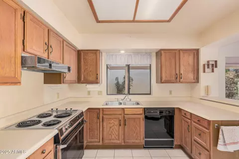Kitchen - 1066 E Chilton Dr, Tempe, AZ 85283 photo 3 of 3