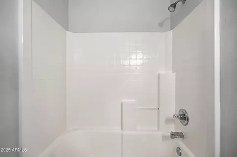 Bath - 1210 E Beth Dr, Phoenix, AZ 85042 photo 2 of 5
