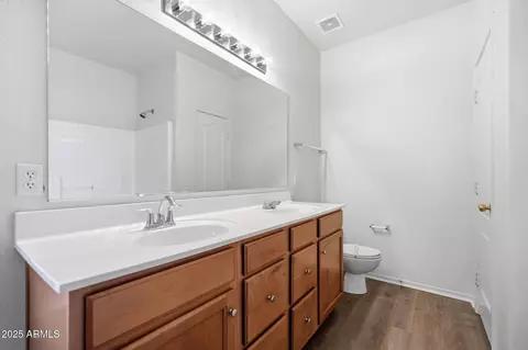 Bath - 1210 E Beth Dr, Phoenix, AZ 85042 photo 3 of 5