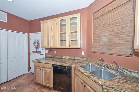 1750 E Ocotillo Rd E #18, Phoenix, AZ 85016 photo 16