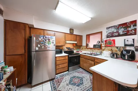 Kitchen - 2012 W Aster Dr, Phoenix, AZ 85029 photo 1 of 1