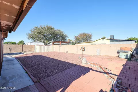 Exterior - 2012 W Aster Dr, Phoenix, AZ 85029 photo 4 of 10