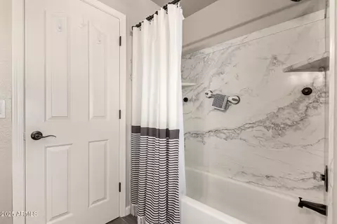 Bath - 408 E South Fork Dr, Phoenix, AZ 85048 photo 4 of 5