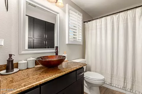 Bath - 408 E South Fork Dr, Phoenix, AZ 85048 photo 5 of 5