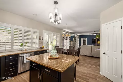 Kitchen - 408 E South Fork Dr, Phoenix, AZ 85048 photo 3 of 4