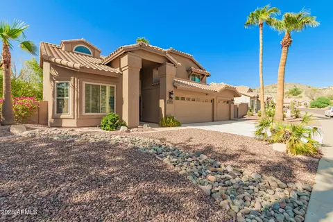 Exterior - 408 E South Fork Dr, Phoenix, AZ 85048 photo 4 of 12