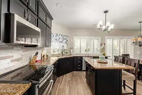 Kitchen - 408 E South Fork Dr, Phoenix, AZ 85048 photo 1 of 4