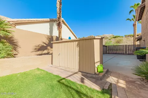 Exterior - 408 E South Fork Dr, Phoenix, AZ 85048 photo 8 of 12