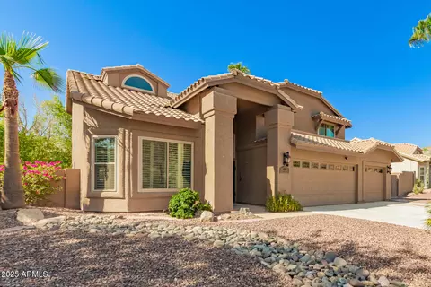 Exterior - 408 E South Fork Dr, Phoenix, AZ 85048 photo 5 of 12