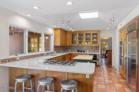 Kitchen - 5401 E Mariposa St, Phoenix, AZ 85018 photo 4 of 5