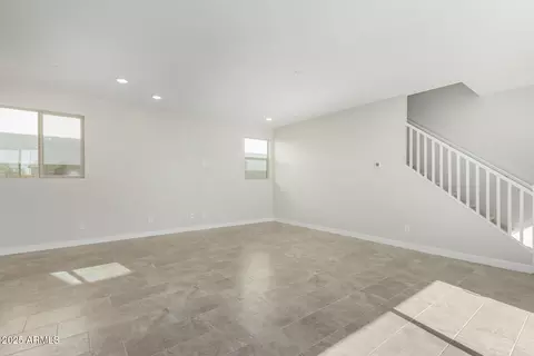 Living - 15611 S 180th Ln, Goodyear, AZ 85338 photo 2 of 4