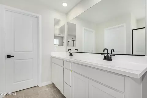 Entry Way - 15611 S 180th Ln, Goodyear, AZ 85338 photo 2 of 5
