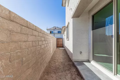 Exterior - 15611 S 180th Ln, Goodyear, AZ 85338 photo 6 of 7