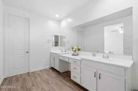 Bath - 9460 E Tumeric Ave, Mesa, AZ 85212 photo 2 of 3