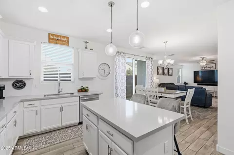 Kitchen - 9460 E Tumeric Ave, Mesa, AZ 85212 photo 5 of 6