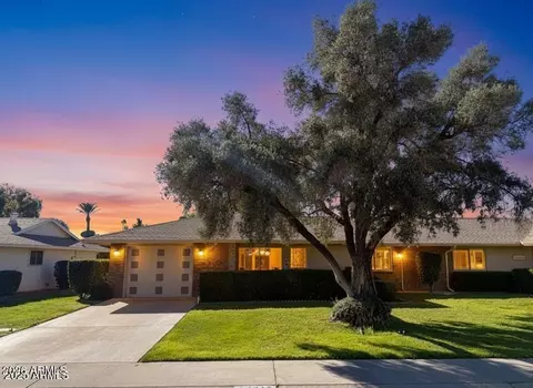 9909 W Sandstone Dr, Sun City, AZ 85351