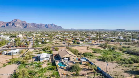 View/Area - 614 N Tomahawk Rd, Apache Junction, AZ 85119 photo 2 of 5