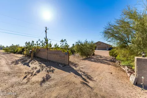 614 N Tomahawk Rd, Apache Junction, AZ 85119