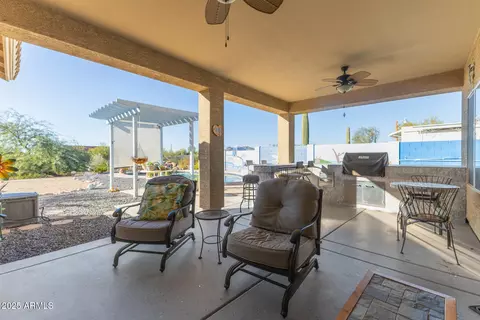 Exterior - 614 N Tomahawk Rd, Apache Junction, AZ 85119 photo 3 of 8