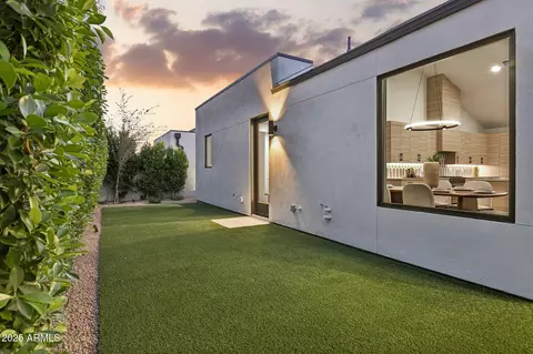 Exterior - 6313 N 10th Dr, Phoenix, AZ 85013 photo 6 of 10