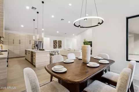Dining - 6313 N 10th Dr, Phoenix, AZ 85013 photo 2 of 2