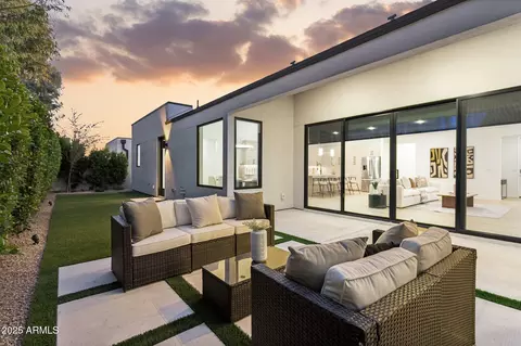 Exterior - 6313 N 10th Dr, Phoenix, AZ 85013 photo 5 of 10