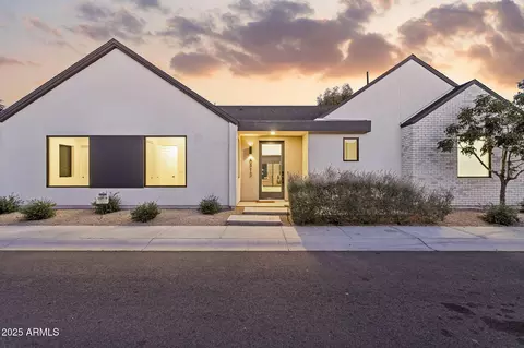 Exterior - 6313 N 10th Dr, Phoenix, AZ 85013 photo 2 of 10