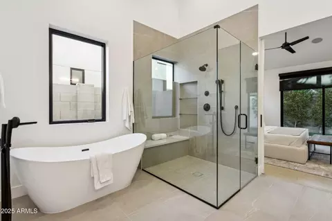 Bath - 6313 N 10th Dr, Phoenix, AZ 85013 photo 2 of 5
