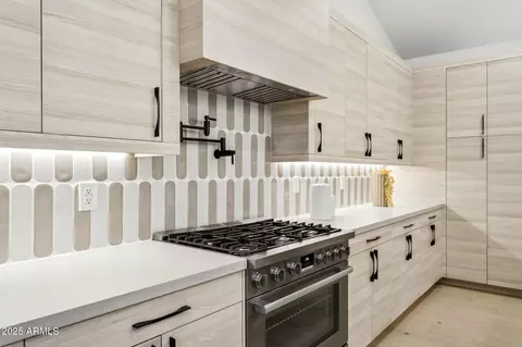 Kitchen - 6313 N 10th Dr, Phoenix, AZ 85013 photo 3 of 3