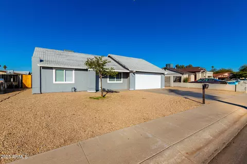 Exterior - 6946 W Merrell St, Phoenix, AZ 85033 photo 4 of 10