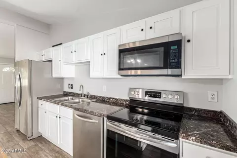 Kitchen - 6946 W Merrell St, Phoenix, AZ 85033 photo 4 of 4