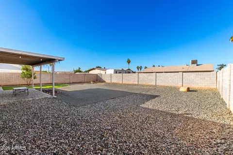 Exterior - 6946 W Merrell St, Phoenix, AZ 85033 photo 10 of 10