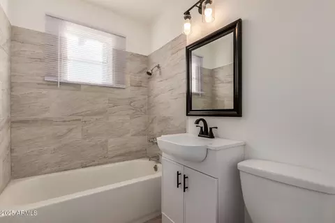2009 E Clarendon Ave, Phoenix, AZ 85016 photo 17