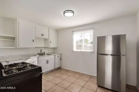 2009 E Clarendon Ave, Phoenix, AZ 85016 photo 12