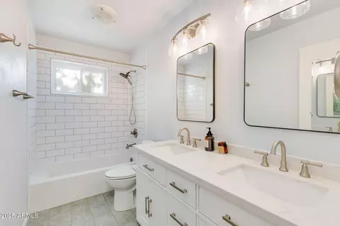 Bath - 3961 E Becker Ln, Phoenix, AZ 85028 photo 4 of 4